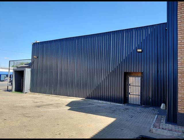 1,400M² BUSINESS FOR SALE IN ANNADALE
